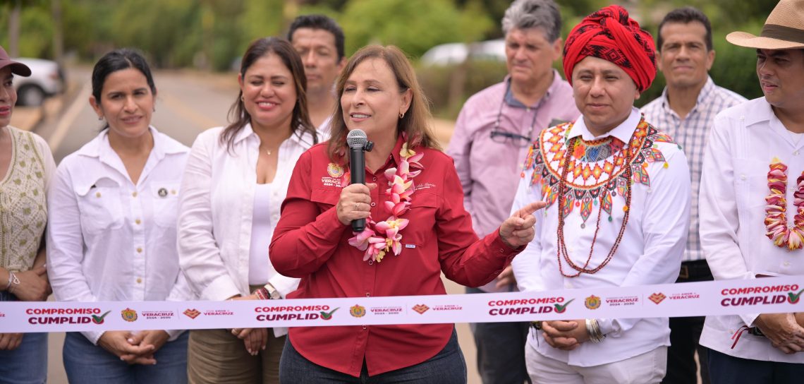 Rocío Nahle entrega tramo Acayucan-Comején; justicia social para el sur