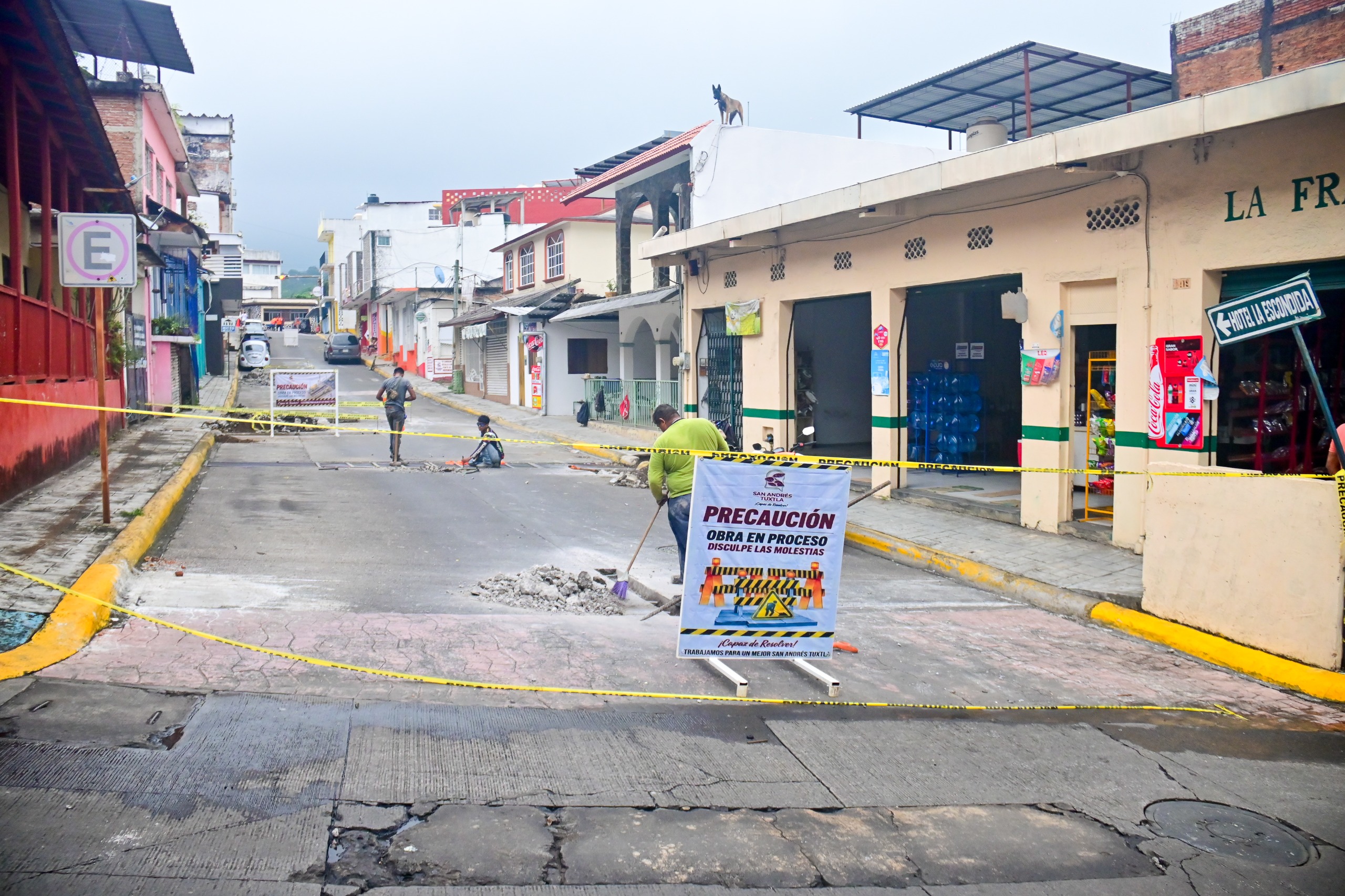 Avanza bacheo urbano en calles de San Andrés Tuxtla