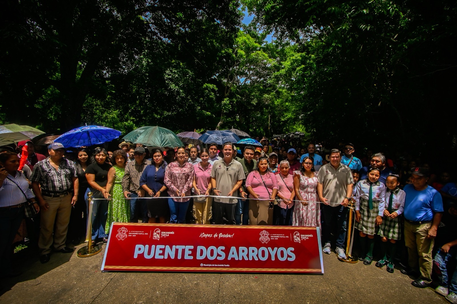Inaugura Rafa Fararoni puente «Dos Arroyos»