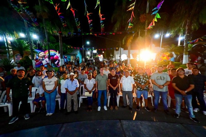 Villa Comoapan luce diferente gracias al trabajo en equipo entre ciudadanía y Gobierno Municipal.