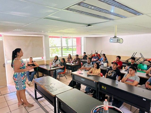 Capacitan a 28 estudiantes que tomaron el curso «Modelo Talento Emprendedor»