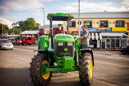 Fortalece Gobierno del Estado al campo de San Andrés Tuxtla con maquinaria de mayor capacidad