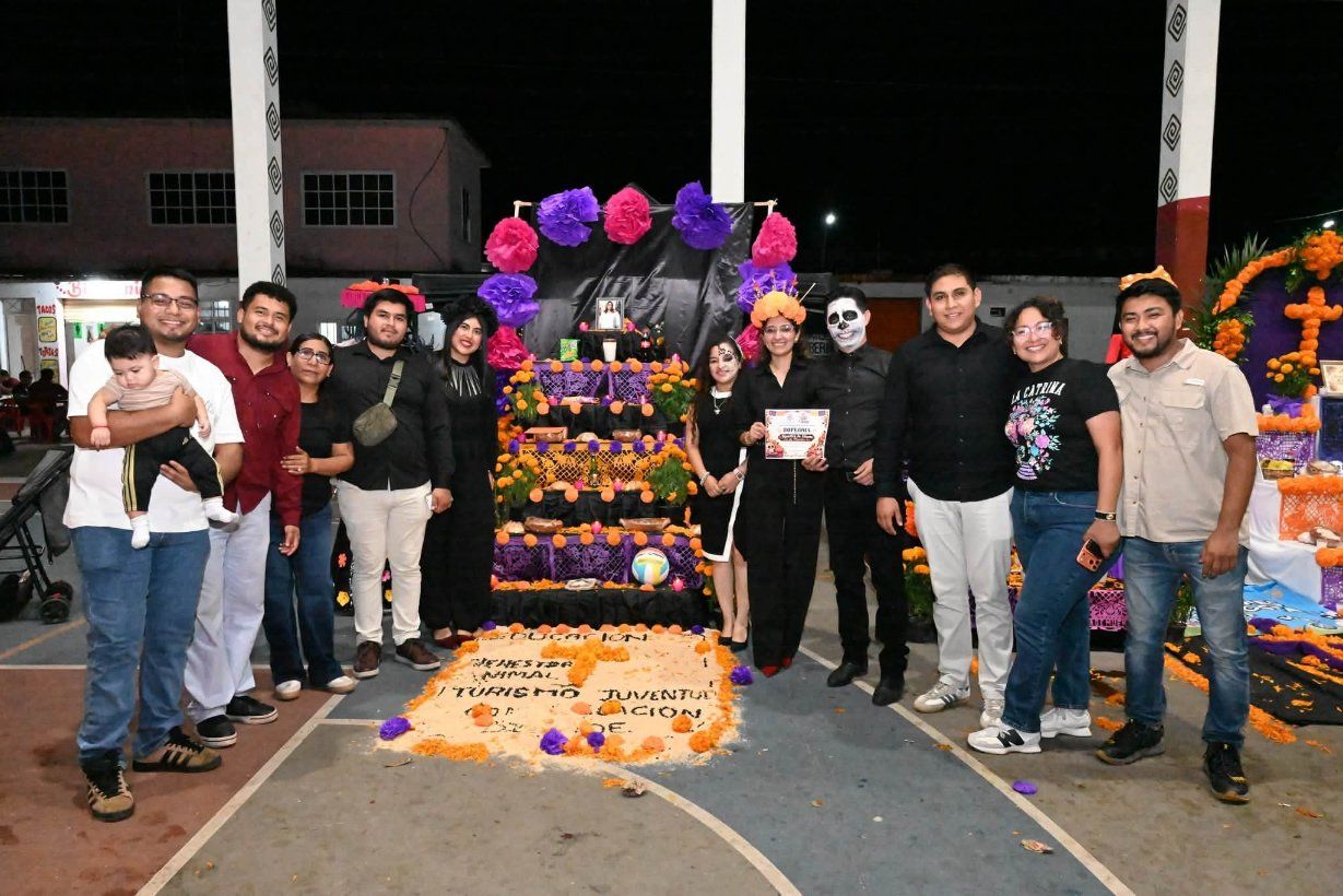 Tradición, cultura y creatividad se hicieron presentes en el concurso de Catrinas y la muestra de altares